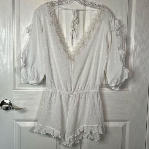 Victoria's Secret White Jumpsuit with Elegant Design - Picture 1 of 11